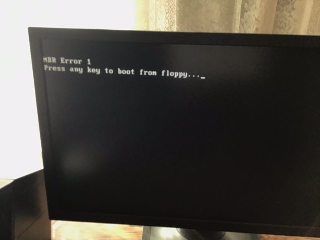 福岡県久留米市安武町 デスクトップパソコンが起動しない／自作PC(BTO) Windows 10のイメージ