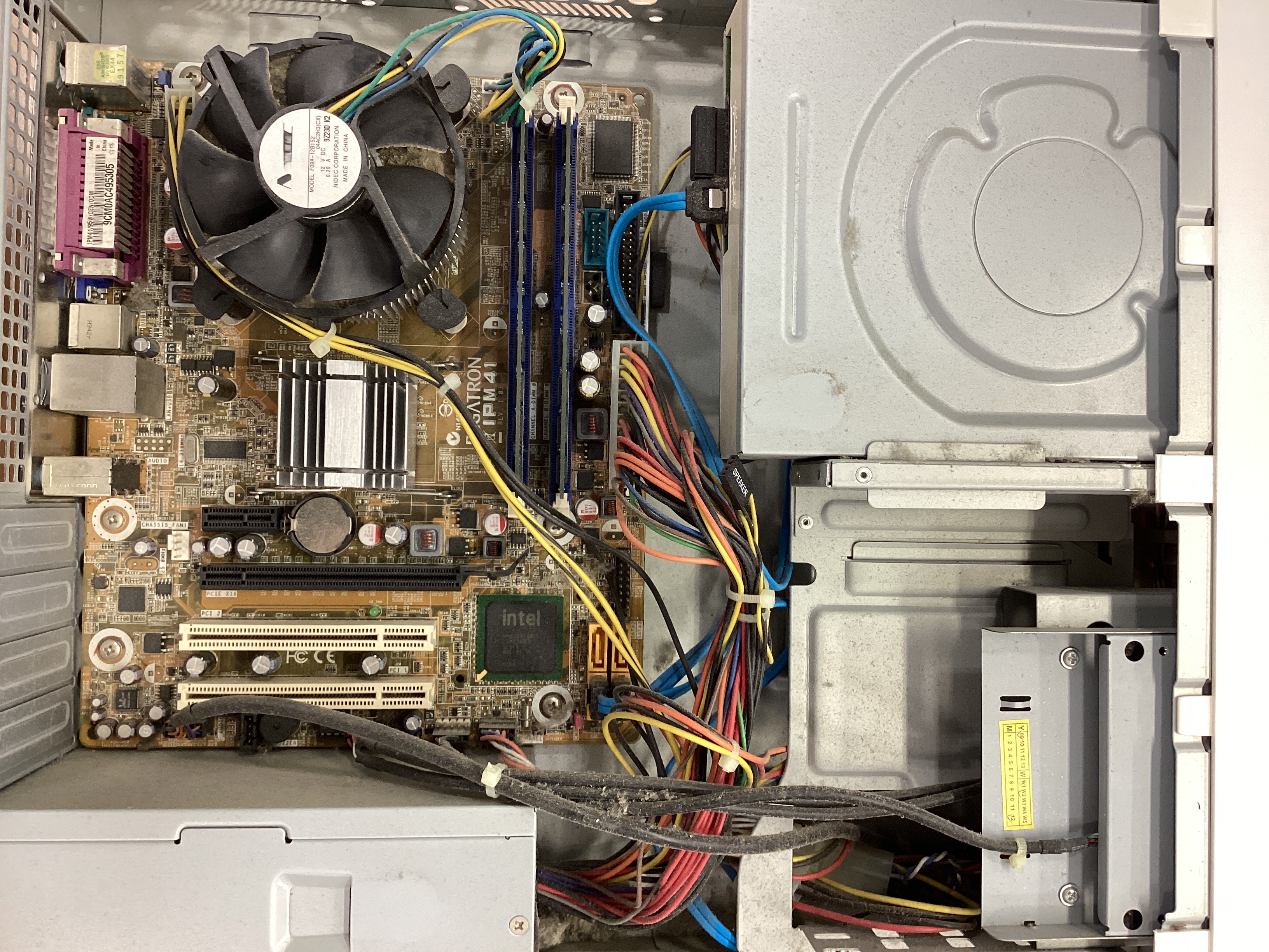 大阪府八尾市　パソコンの電源が入らない / DELL Windows 10のイメージ